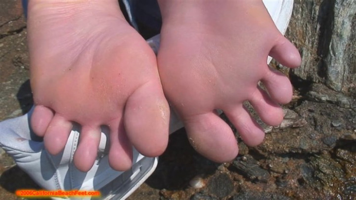 California Beach Feet - Set 20060517b-720p